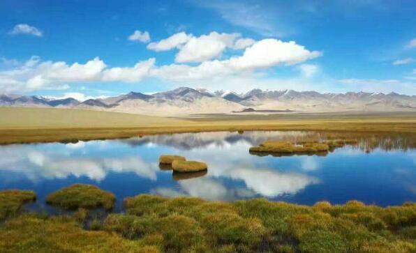 黃金周新疆累計接待國內(nèi)游客1021.27萬人次，同比增長31.05%