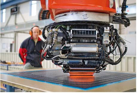 隨著汽車、航空等多個產業(yè)進一步升級，復合材料將迎來"黃金時代"