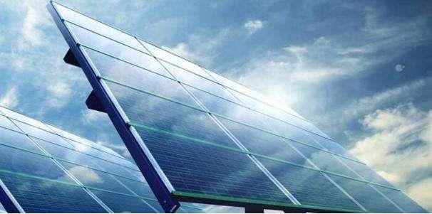 隨著我國太陽能產(chǎn)業(yè)的快速發(fā)展，太陽能玻璃行業(yè)也開始穩(wěn)定增長