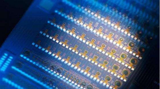 珠海：將通過基金、金融支持、補(bǔ)貼等多種方式，發(fā)展新一代信息技術(shù)全產(chǎn)業(yè)鏈，最高年度補(bǔ)貼達(dá)500萬(wàn)元???