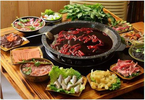 火鍋行業(yè)由于它的消費特征的特殊性，有廣泛的消費群體，前景廣闊