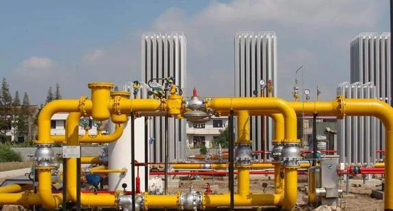 隨著環(huán)境問題越來越突出，傳統(tǒng)的燃煤工業(yè)鍋爐正逐漸被天然氣取代