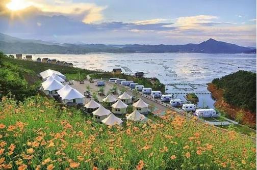 跟國外比我們的營地教育產業(yè)發(fā)展空間非常大